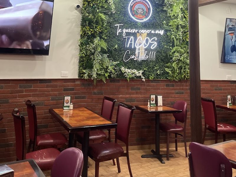 Nuevo Tacos Al Suadero interior