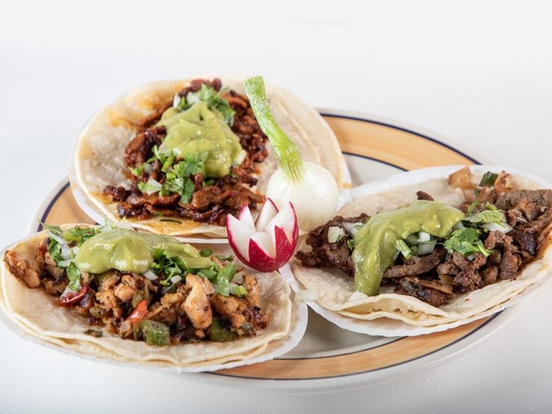 Nuevo Tacos Al Suadero food